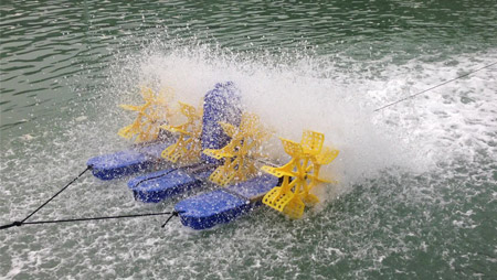 Принцип аэрации прудового аэратора.